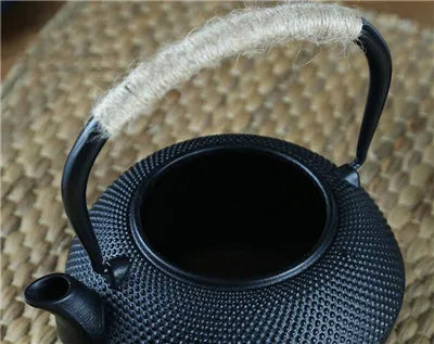 Cast Iron Teapot with Stainless Steel Mesh Filter — Induction Ready
