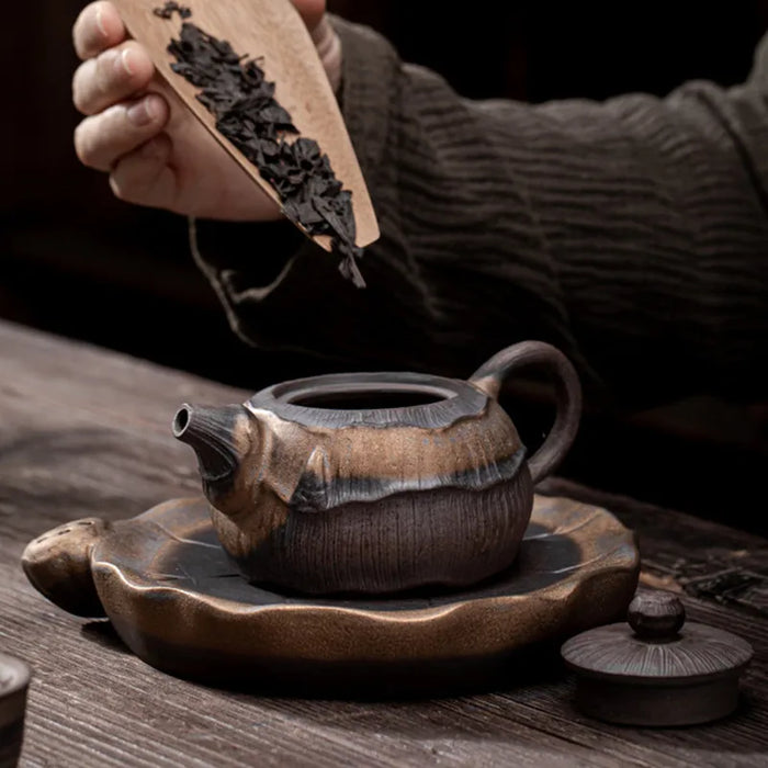 Japanese‑Style Gilt Iron‑Glaze Ceramic Teapot 250ml – Handmade Pu'er & Oolong Teaware